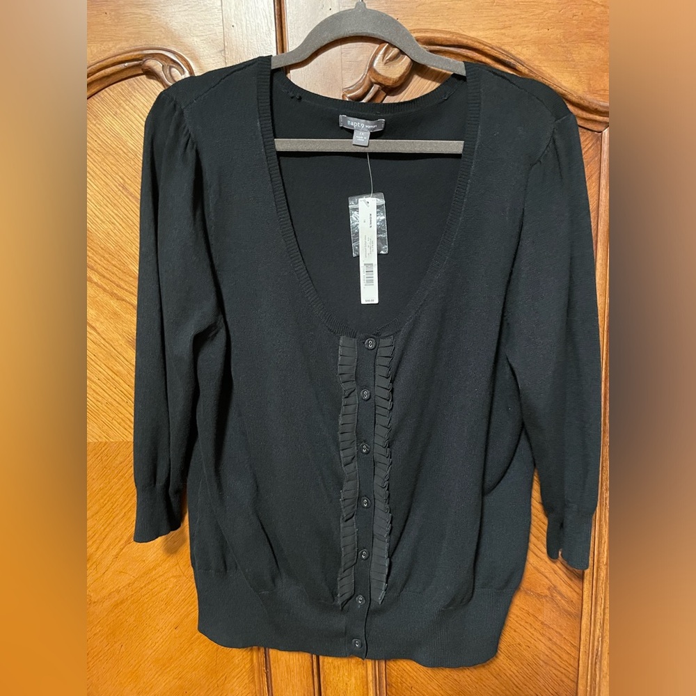 🖤 Apt 9 Sweater